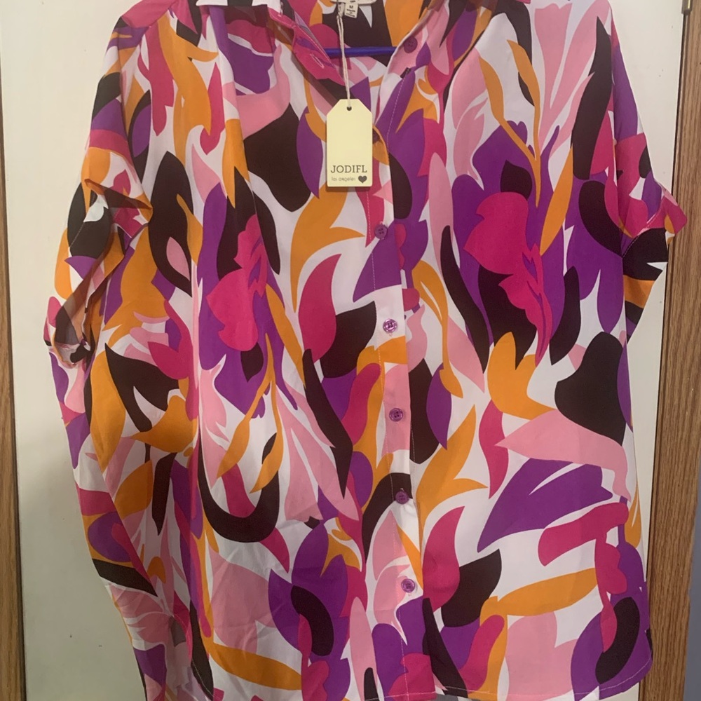 JODIFL Vibrant Abstract Button-Down Blouse in Pink, Purple & Gold